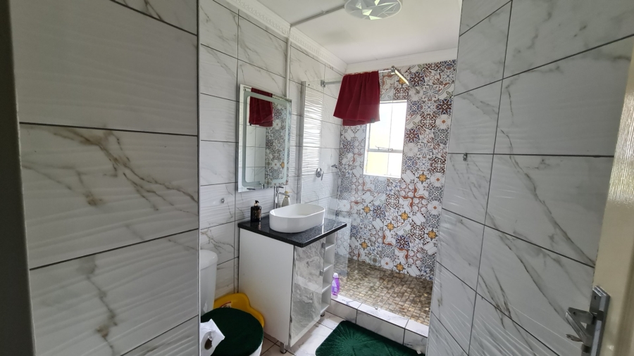2 Bedroom Property for Sale in Safari Gardens North West